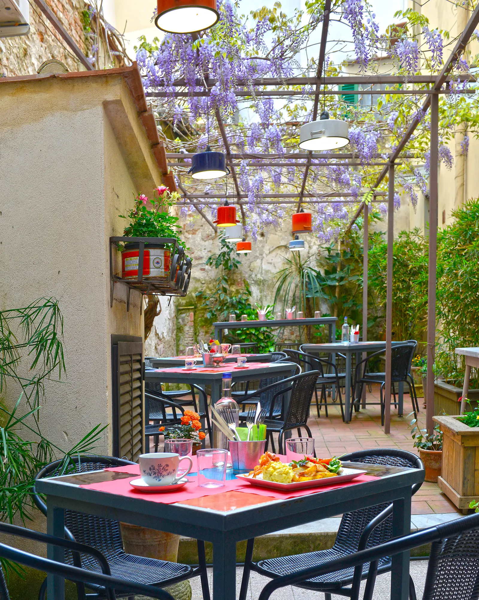 porcontento patio brunch firenze